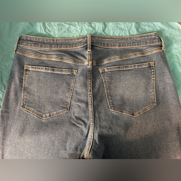 Old Navy sz 18 Tall, Rockstar Super Skinny blue jeans - Picture 3 of 4